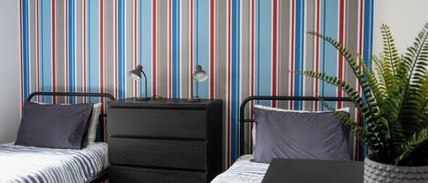 2 bedrooms, iron/ironing board, free WiFi