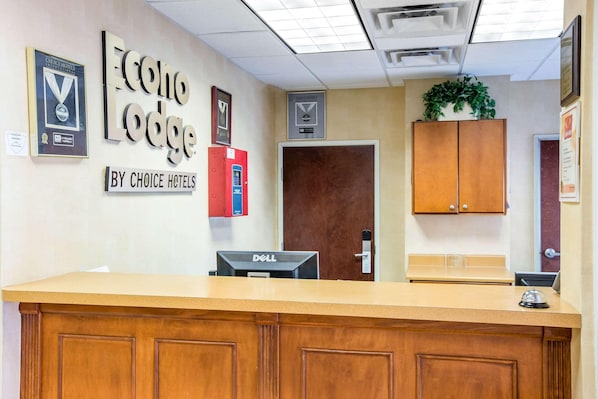 Lobby - Econo Lodge Valdosta (Valdosta)