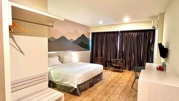 Deluxe-dobbeltværelse - 1 kingsize-seng - byudsigt | Gratis Wi-Fi