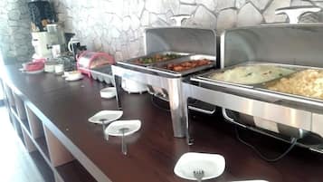 Daily buffet breakfast (IDR 30000 per person)