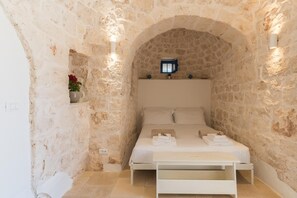 Villa | 2 bedrooms - Trulli Scacciapensieri con Piscina (Ceglie Messapica)