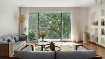 Double Room, Balcony | In-room safe, iron/ironing board, free WiFi