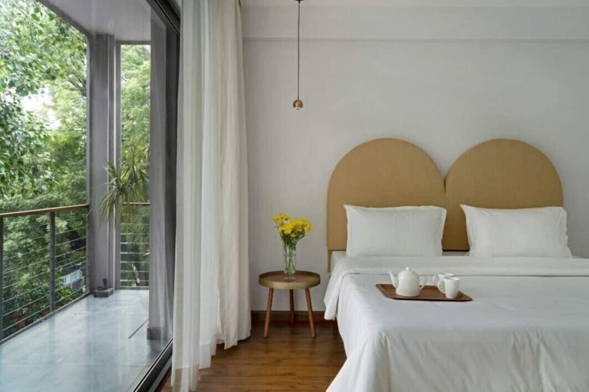 Front Room | In-room safe, iron/ironing board, free WiFi
