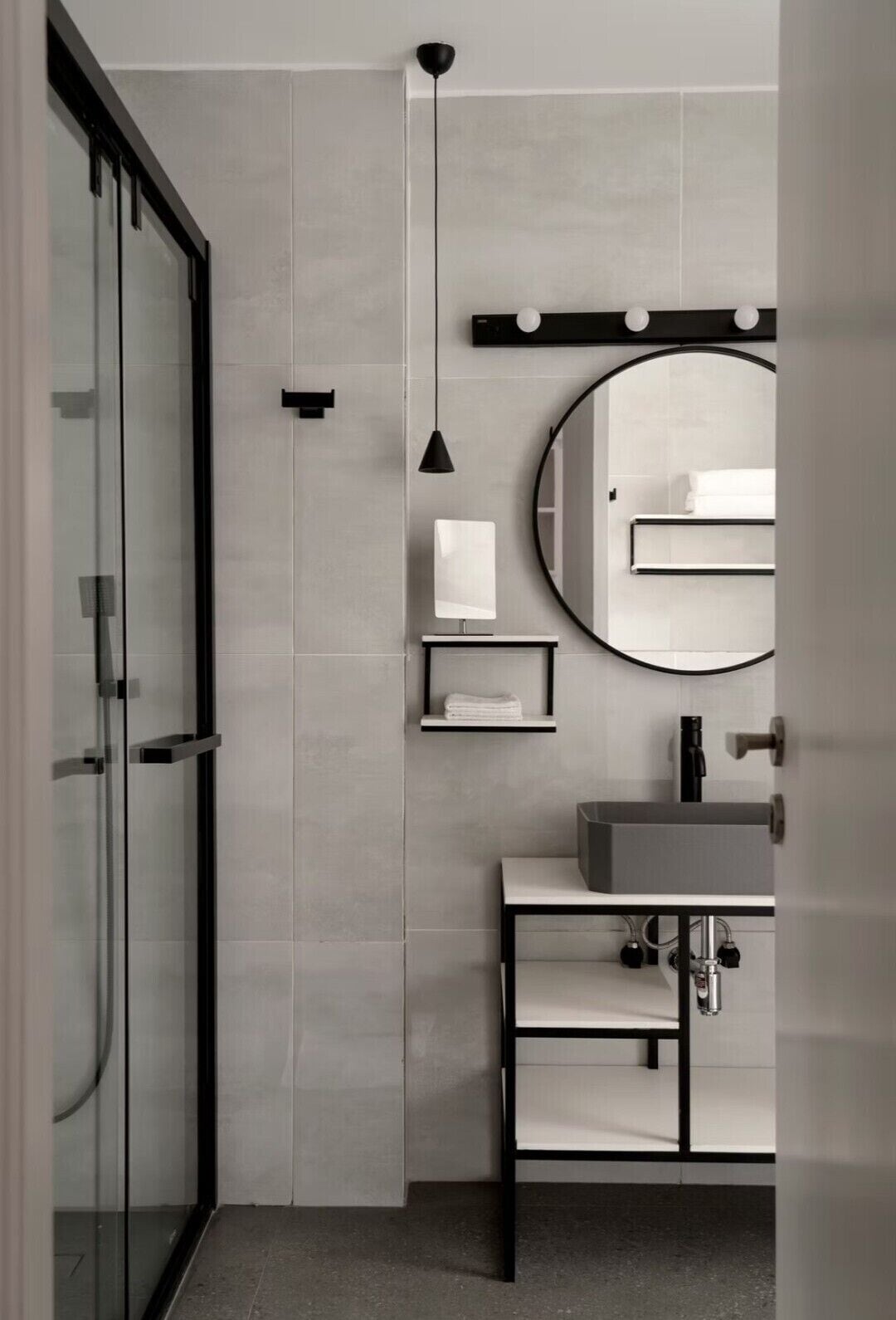Right Room | Bathroom