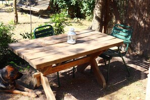 Outdoor dining - Detached rural 19th century country house. (Calonge de Segarra)