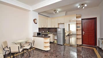 Classic Apartment, 1 Bedroom, Balcony, Garden View | Private kitchen | Stovetop, electric kettle, cookware/dishes/utensils