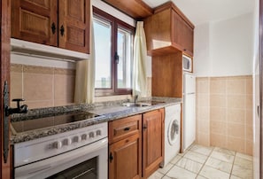 Fridge, microwave, oven