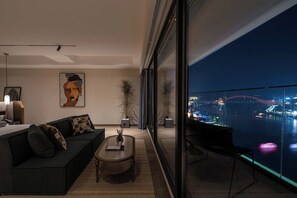 City Double Room, City View | Premium bedding, down duvets, minibar, individually decorated - Tianya Wuxi river Hotel (Chongqing)