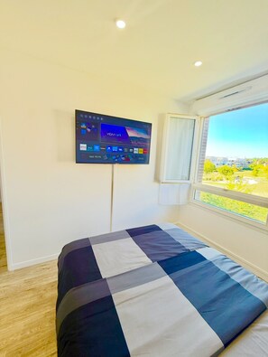1 chambre, fer et planche à repasser, Wi-Fi, literie fournie