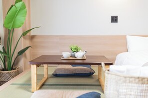 家庭公寓, 露台, 城市景 | 浴室 | 拖鞋