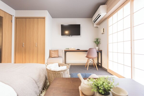 Departamento familiar, balcón, vista a la ciudad | Cortinas blackout y wifi gratis 