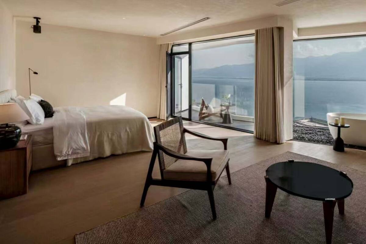 Family Room, Ocean View | Desk, laptop workspace, blackout drapes, soundproofing