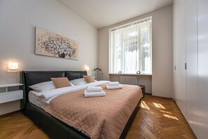 1 bedroom, internet, bed sheets