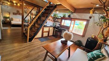 Apartamento, 2 habitaciones, balcón | Escritorio y wifi gratis