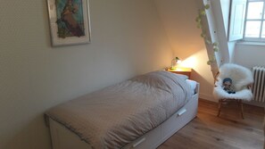 2 عدّة غرف نوم وخدمة الإنترنت