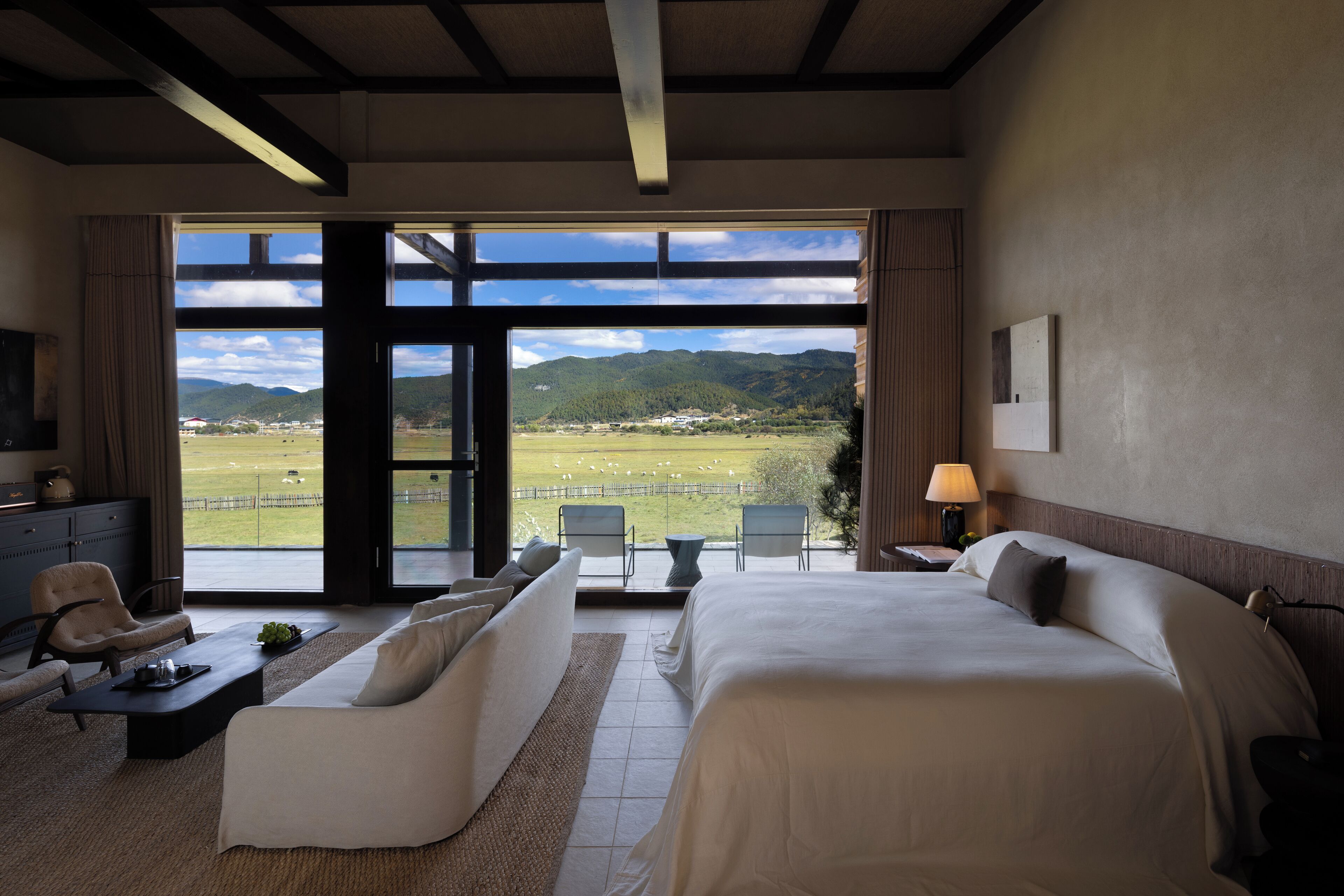 Romantic Suite, Hill View | Desk, laptop workspace, free WiFi