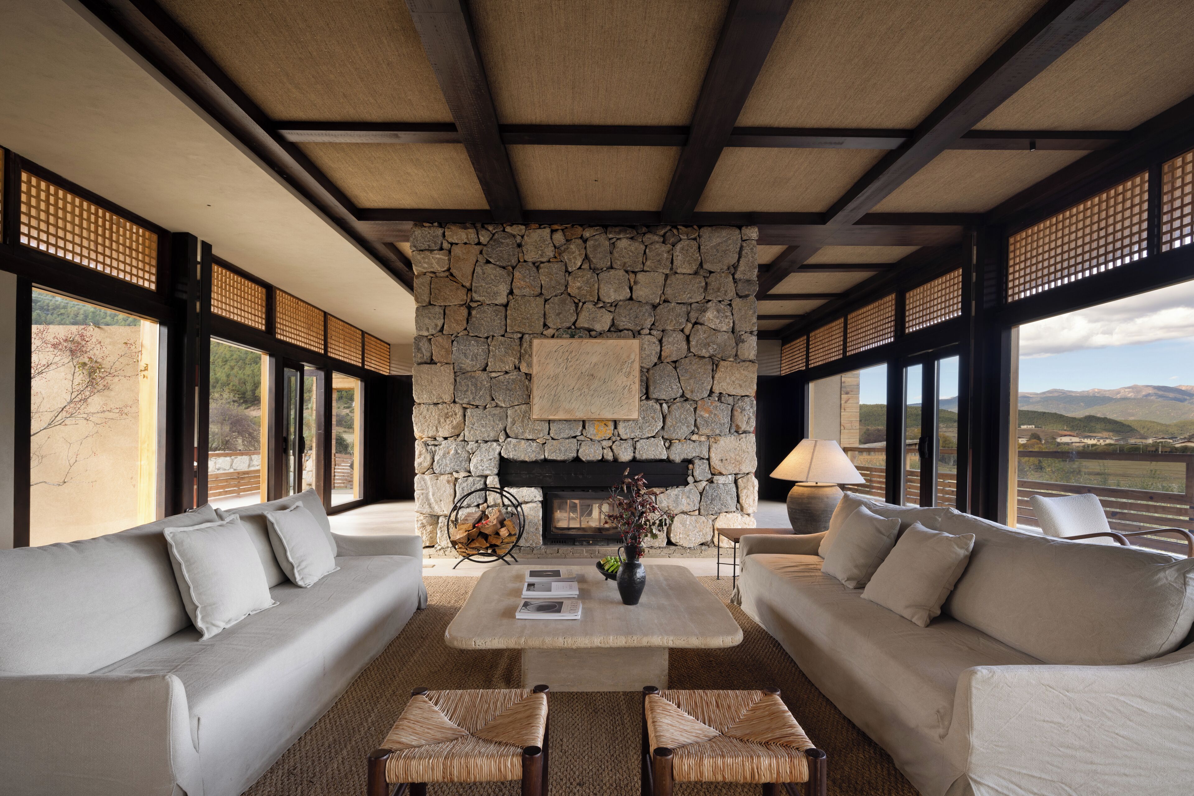 Kiến trúc tòa nhà