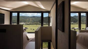 Desk, laptop workspace, free WiFi