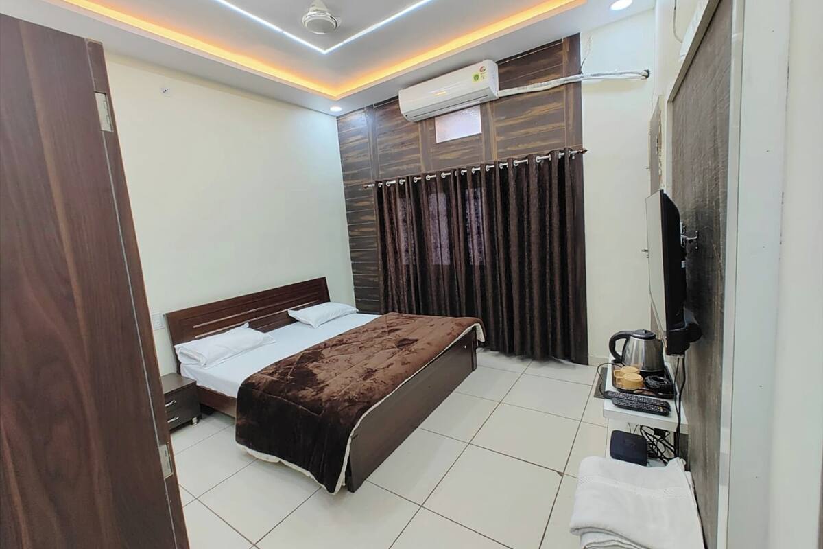 Standard Double Room, Air conditioning | View from room