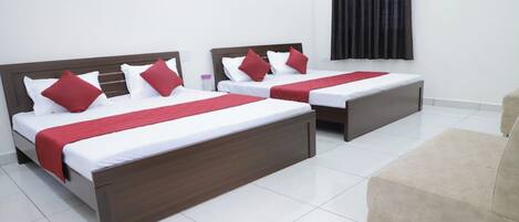 Chambre Double Familiale, climatisation | Vue de la chambre