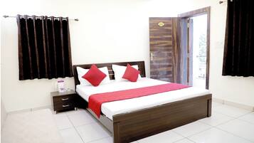 Deluxe Double Room, Air conditioning | View from room