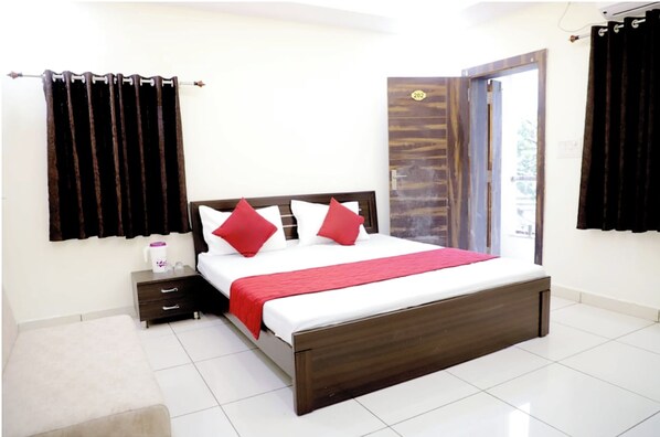 Chambre Double Deluxe, climatisation | Vue de la chambre