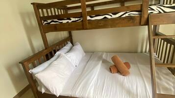 1 多间卧室、熨斗/熨衣板、上网接入、床单