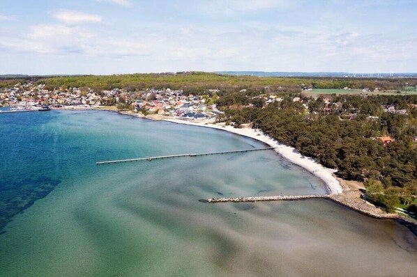 On the beach, white sand, beach bar - hälleviks camping  (Sölvesborg)