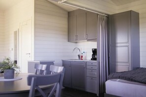 Studio, Sea View | Private kitchen | Highchair - hälleviks camping  (Sölvesborg)