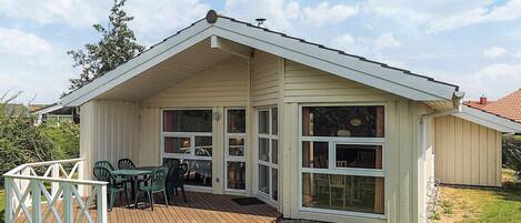 House | Outdoor dining