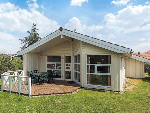 House | Tempat makan luar