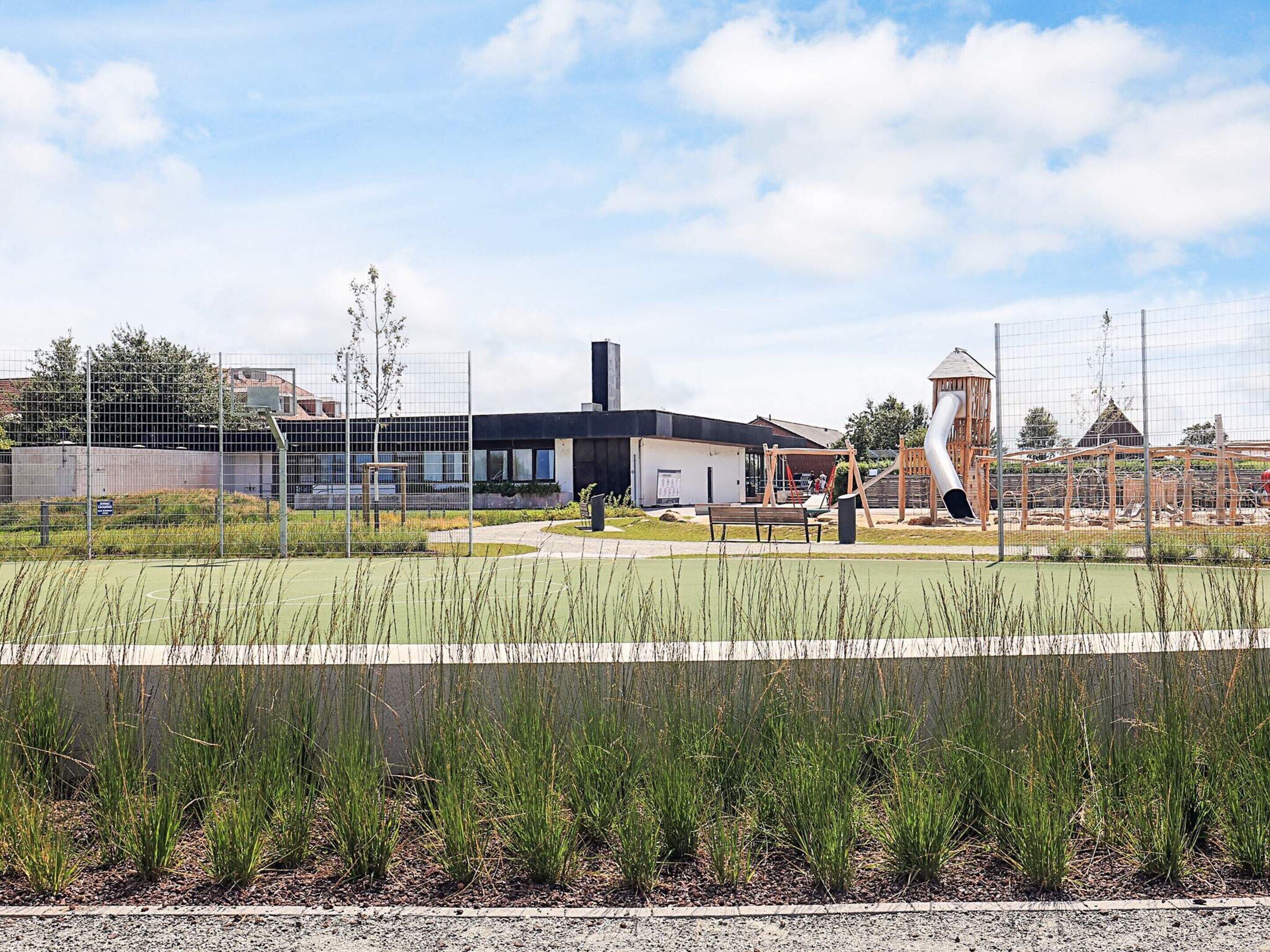 บ้านพัก | สนามกีฬา