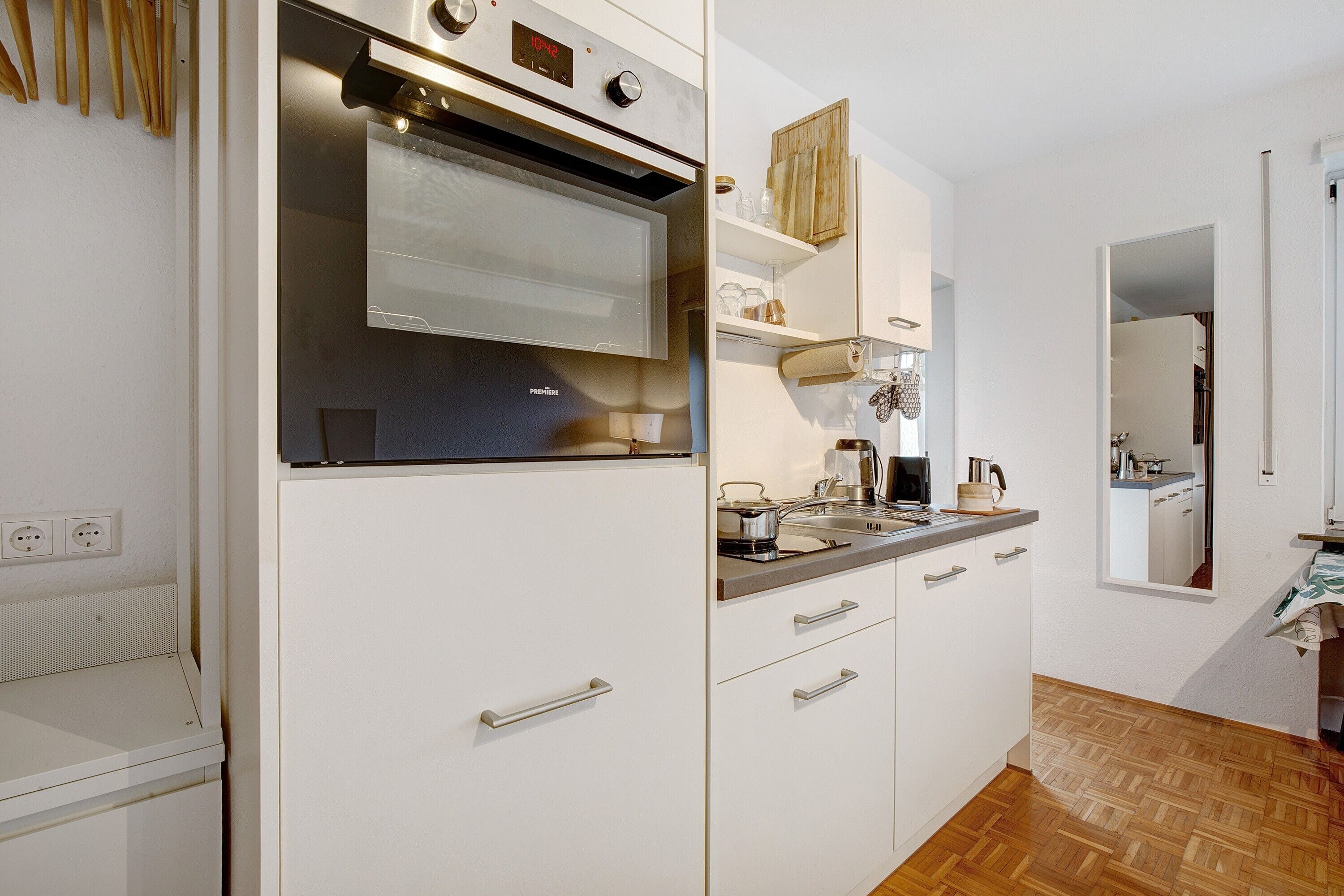 Fridge, dishwasher, cookware/dishes/utensils, spices