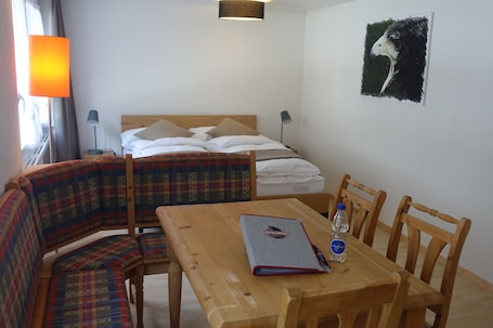 Studio | Free WiFi, bed sheets