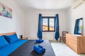 2 bedrooms, WiFi, bed sheets