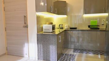 Fridge, microwave, stovetop, electric kettle