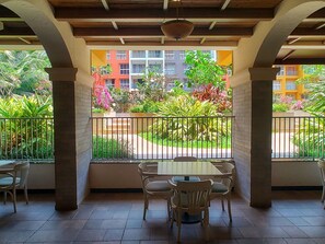 Outdoor dining - No Fixed Address - cozy 2-bedroom apartment at Tata Rio de Goa. (Sancoale)