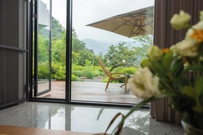 Luxury Suite, Hill View | Terrace/patio
