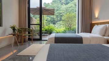 特色双床房, 山景 | 起居区 | 电视