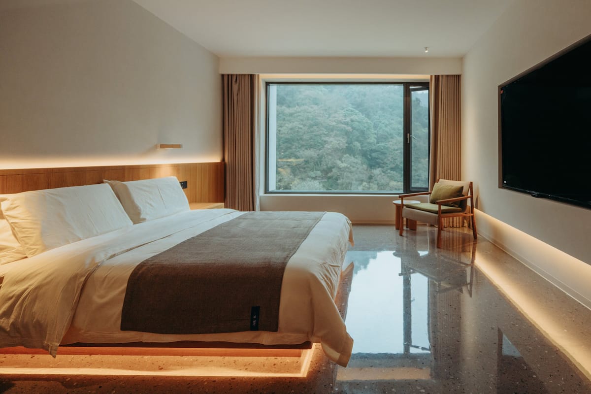 Luxury Double Room, Hill View
