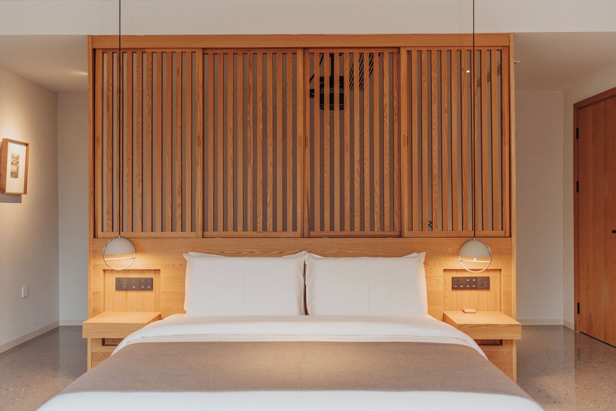 Romantic Double Room, Mountain View | Down duvets, minibar, desk, laptop workspace