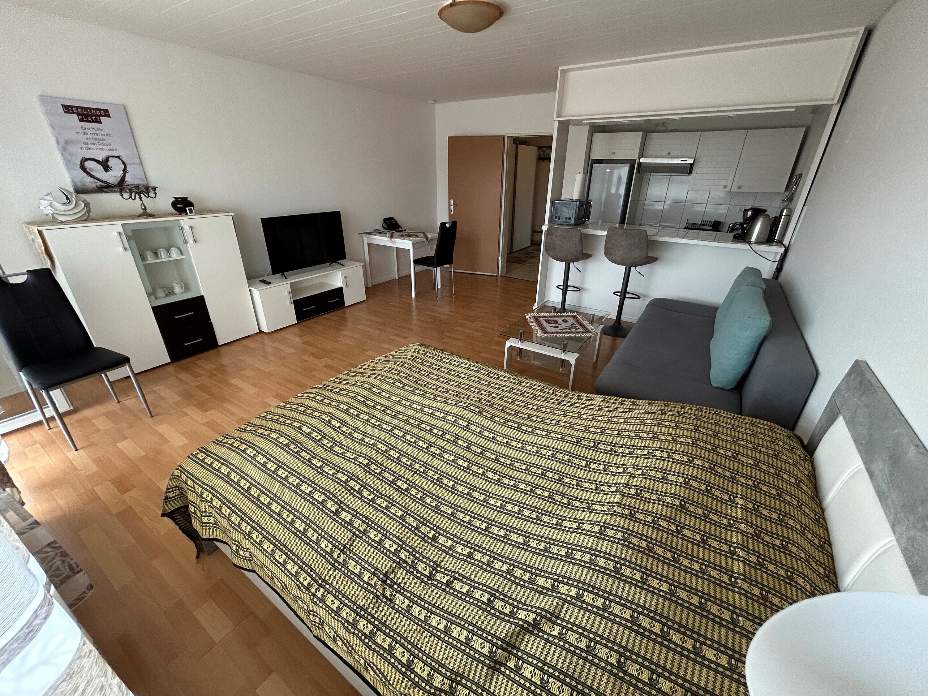 Bügeleisen/Bügelbrett, WLAN, Bettwäsche