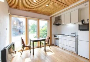 Kühlschrank, Mikrowelle, Toaster, Mixer