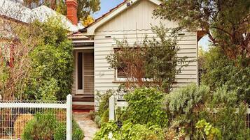 House, 3 Bedrooms, Balcony, Garden View | Garden