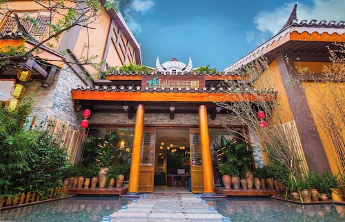 26Life Nationality Inn