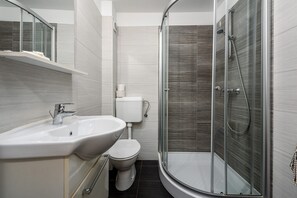 مجففات شعر، مناشف، صابون