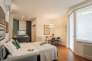 Leilighet (1 Bedroom) | 1 soverom, strykejern/-brett, barnesenger og sengetøy