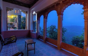 In-room safe, desk, laptop workspace, free WiFi - Shrisiddhpuram (Kumbhalgarh)
