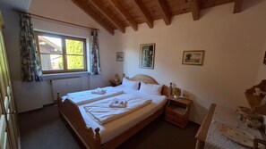 2 bedrooms, iron/ironing board, WiFi, bed sheets