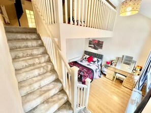 4 bedrooms, free WiFi, bed sheets